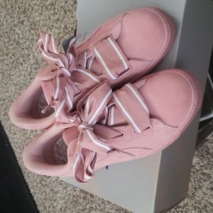 Pumas Pink suede size 10